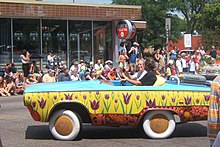 Art Car Parade, 2006 Art Car in Lyn-Lake parade.jpg