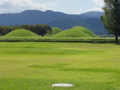 Tumulos funerarios de los reyes Silla en Corea.