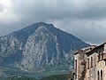Der Berg von Policastro Bussentino (Gemeinde Santa Marina) aus gesehen.