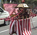 子供みこしで使われる山車(神輿の台輪より下側の部分)-(2004年7月、大阪市今津比枝神社夏祭りの巡行