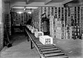 Empaquetage de chicorée en gains par le torréfacteur à Copenhague au Danemark en 1927