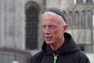 Louis-Marie de Geyer d'Orth, abbé de l'abbaye Sainte-Madeleine du Barroux depuis 2003. (définition réelle 5 472 × 3 648)