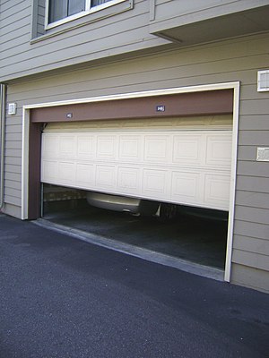 Illustration of a garage door.