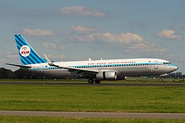 Il Boeing 737-800 PH-BXA in livrea rétro 90° anniversario