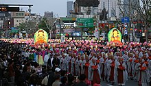 Buddha's Birthday celebration in Seoul KOCIS Korea YeonDeungHoe 20130511 05 (8733836165).jpg