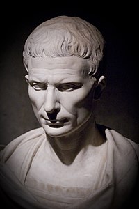 Король Эбуронов - Marble Julius Caesar.jpg