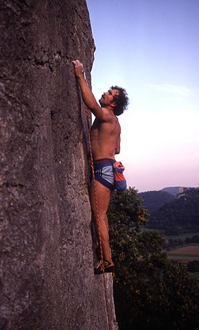 Kurt Albert en train de pratiqué l'escalade