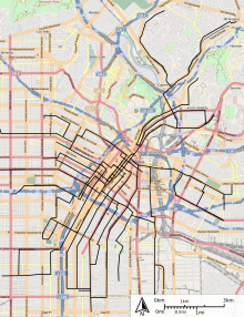 Carte montrant le centre-ville de Los Angeles et les lignes du réseau de tramway, ici représentées par des traits noirs.