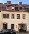 Wohnhaus in geschlossener Bebauung mit Hinterhaus