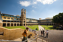 Quadrangle Building Unsw quadrangle building 2010-05-11.jpg