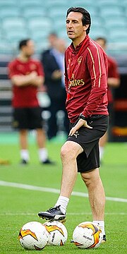 Emery with Arsenal in 2019 Arsenal players training before 2019 UEFA Europa League final 17.jpg