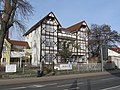 Fabrikanten-Wohnhaus mit Einfriedung