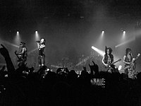 Black Veil Brides en concert à New York en janvier 2013.