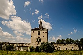 Castelul Kornis, Mănăstirea