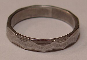 English: A Canadian Engineer's Iron Ring, Stai...
