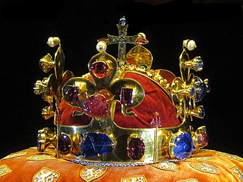 Svatováclavská koruna je nejstarší částí českých korunovačních klenotů, symbolu české státnosti