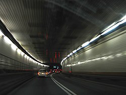 Hollandův tunel, směr z Manhattanu do New Jersey