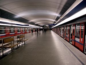 Kabaty warsaw subway1.JPG