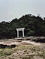 Torii di pantai timur Pulau Kohama