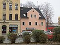 Wohnhaus in ehemals geschlossener Bebauung