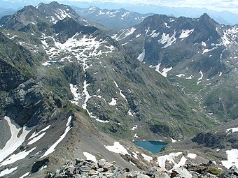 Veduta dal Pizzo del Diavolo della Malgina del Lago della Malgina (in basso) e del Lago Gelt (in alto).