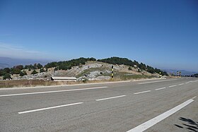 Vue du mont Serein depuis la route montant par Malaucène au mont Ventoux.