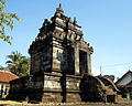 Candi Pawon antara Borobudur dan Mendut