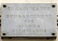 Tafel am Haus Nr. 81 zur Erinnerung an die deutschen Luftangriffe von 1918
