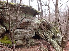 Roubidoux sandstone bluff.JPG