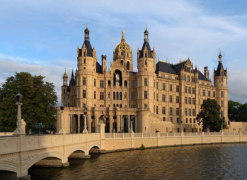 Schweriner Schloss (Bildquelle: Wikipedia.org)