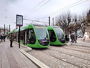 Zwei Triebwagen am Eröffnungstag an der Haltestelle Lund C