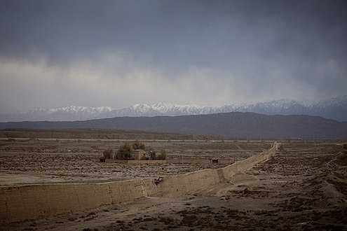 Кинескиот Ѕид во близина на преминот Џиају.