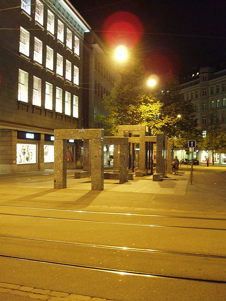 Fitxategi:2005 zurich bahnhofstrasse max bill.jpg