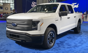 2023 Ford F-150 Lightning Pro (United States) front view