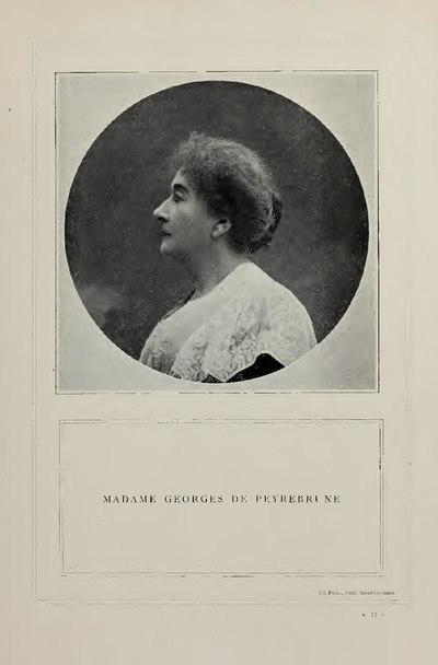 Madame Georges de Peyrebrune, photographie en buste de profil.
