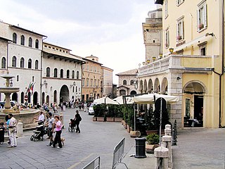 Assisi Uma Plasa