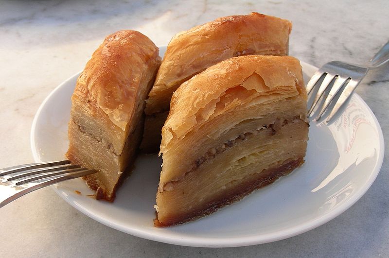 800px-Baklava_-_Turkish_special,_80-ply.