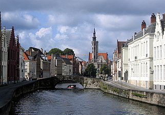 Le canal du Miroir, où la Reie refait surface après le tronçon voûté du Kraanrei.