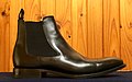 Chelsea boot i sort læder fra Loake.