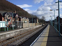 Crosskeys railway station in 2009.jpg