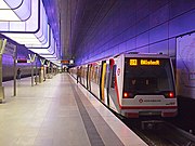 Metro type DT4 aan de halte HafenCity Universität van lijn U4.