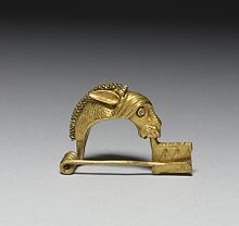 Hunnish horse-head fibula, early 5th century AD Hunnish - Horse-Head Fibula - Walters 57482 - Back.jpg