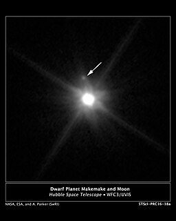 허블 우주 망원경이 촬영한 마케마케와 위성의 모습.