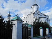 Couvent Kniaguinine à Vladimir : autre exemple de zakomars et kokochnikis réunis.
