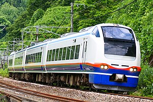 信越本線を走行するE653系「しらゆき」（2022年7月9日 長鳥駅 - 塚山駅間）