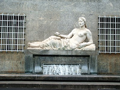 Statue représentant l'affluent Doire Ripaire.