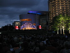 Gläserne Manufaktur Open-air-Konzert.jpg