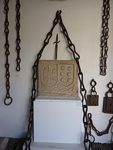 A Mariscala, the chain which allegedly kept prisoner Marshal Pardo de Cela before his execution. Museo Arqueoloxico Provincial de Lugo A Mariscala.JPG