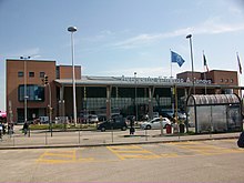 http://upload.wikimedia.org/wikipedia/commons/thumb/9/90/Aeroporto_di_Treviso_A_Canova.jpg/220px-Aeroporto_di_Treviso_A_Canova.jpg