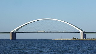 Fehmarnsundbrug (1963) vanuit het oosten (beschermd monument)